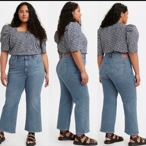 Levi's High-Rise Straight Crop Jeans in Light Blue